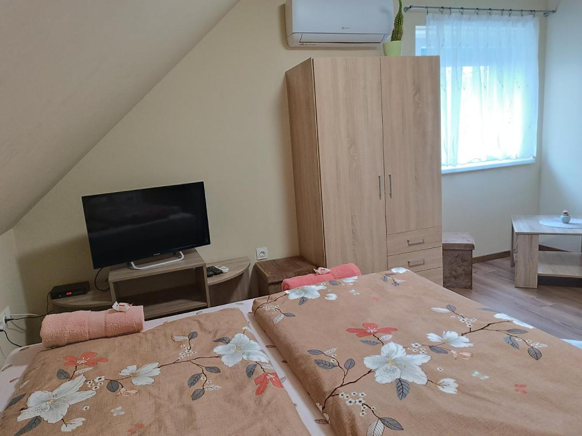 Holt-Tisza Vendeghaz Hotel แซแก็ด ภายนอก รูปภาพ